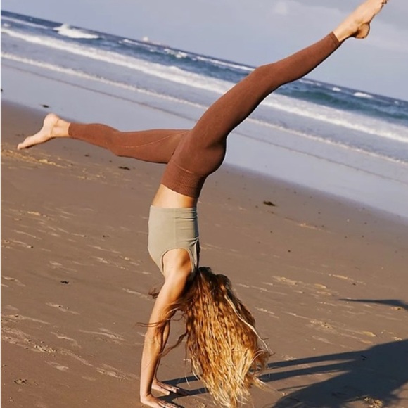 Free People Good Karma Hi Rise Leggings in Sequoia Size Medium Large NWOT $78 - Picture 6 of 10